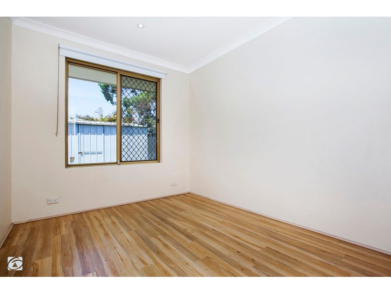 7 Barrine Gardens, South Lake WA 6164