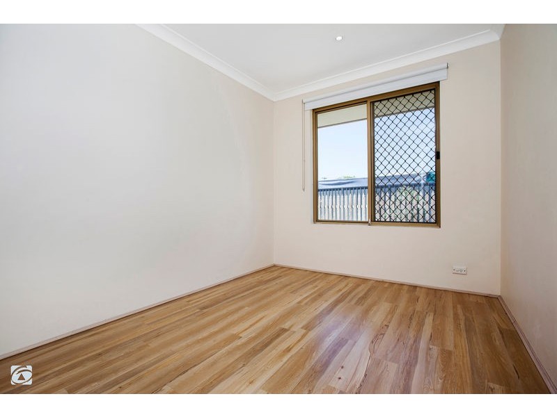 7 Barrine Gardens, South Lake WA 6164