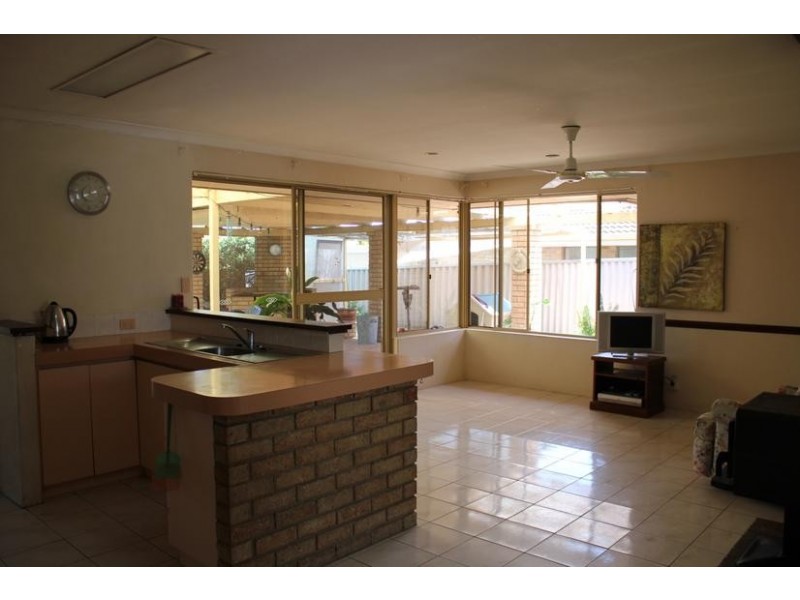 7 McLernon Place, South Lake WA 6164