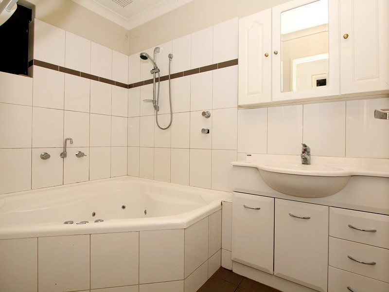 2 Moondarra Circle, South Lake WA 6164