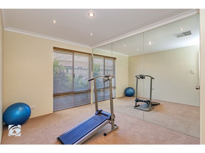 23 Pittwater Way, Success WA 6164