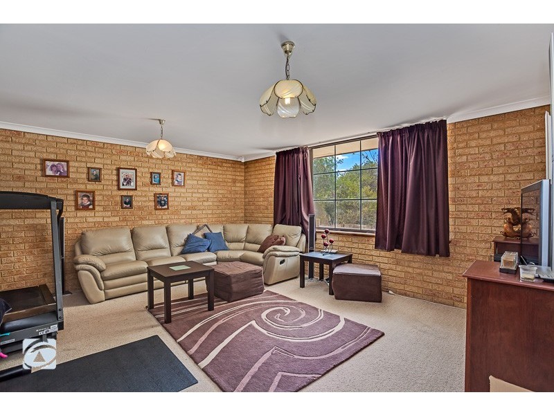 5 Brooks Place, Wandi WA 6167