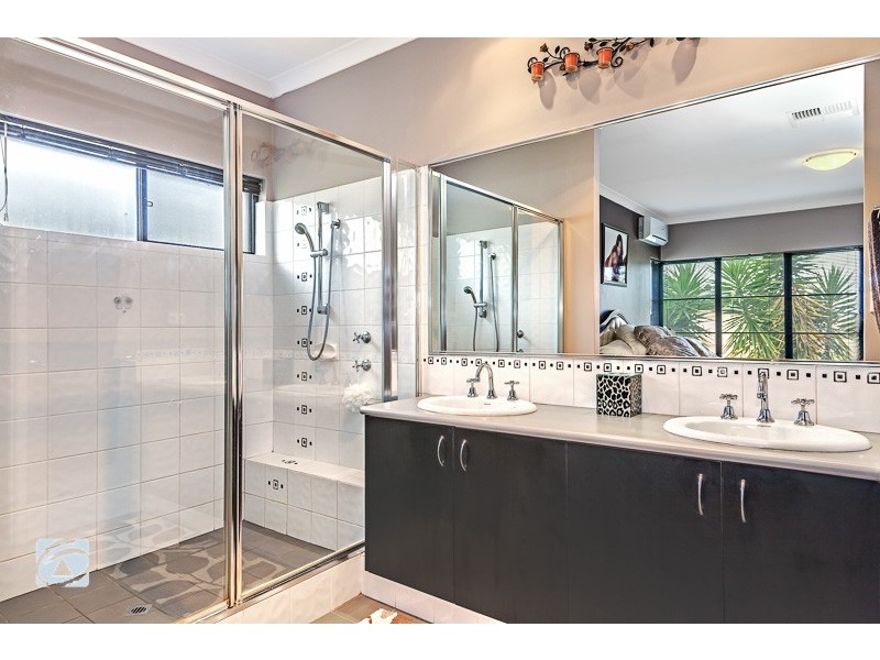 6 Satyr Way, Success WA 6164