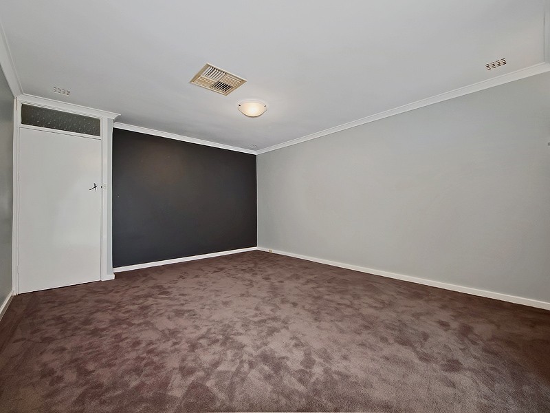 4A Milton Place, Orelia WA 6167