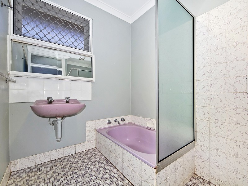 4A Milton Place, Orelia WA 6167