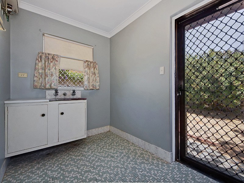 4A Milton Place, Orelia WA 6167