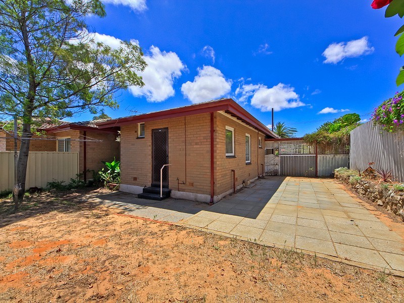 4A Milton Place, Orelia WA 6167