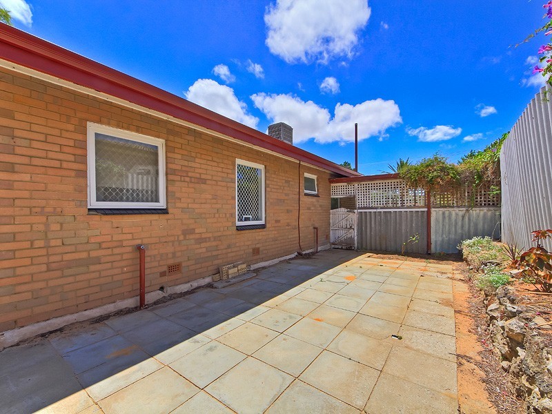 4A Milton Place, Orelia WA 6167