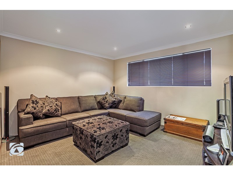 19 Filoli Gardens, Aubin Grove WA 6164