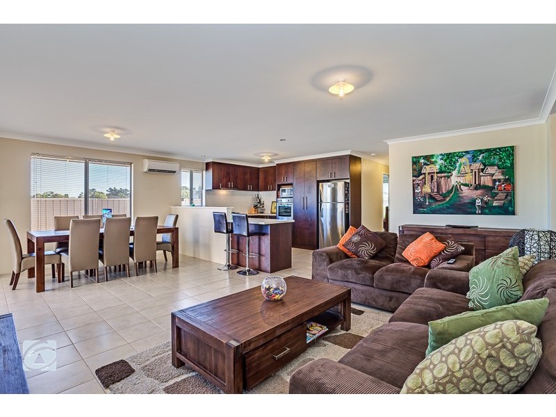 19 Filoli Gardens, Aubin Grove WA 6164