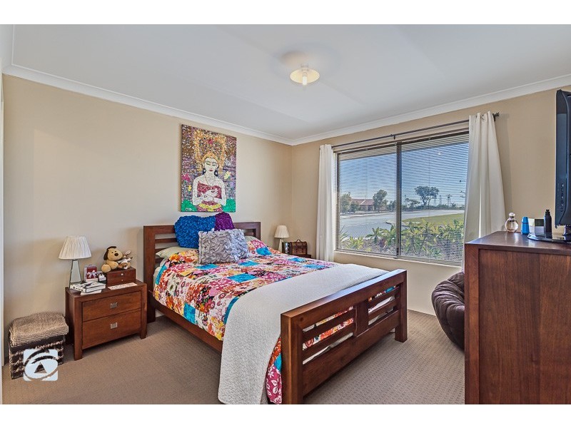 19 Filoli Gardens, Aubin Grove WA 6164