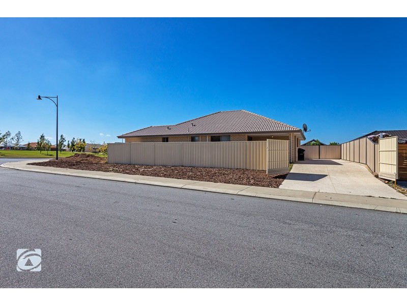 19 Filoli Gardens, Aubin Grove WA 6164