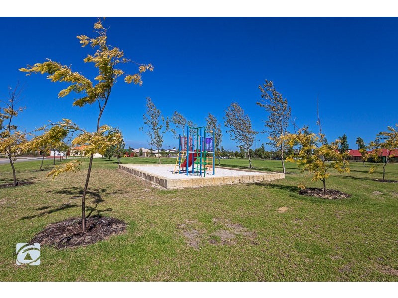 19 Filoli Gardens, Aubin Grove WA 6164