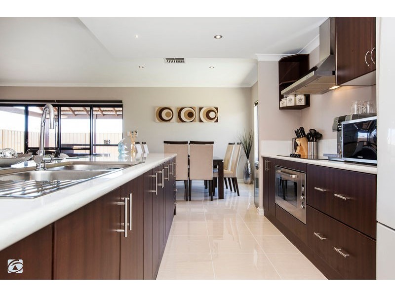 6 Brixton Gate, Bertram WA 6167