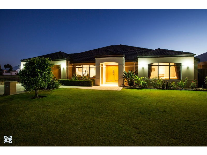 15 Harmony Avenue, Atwell WA 6164