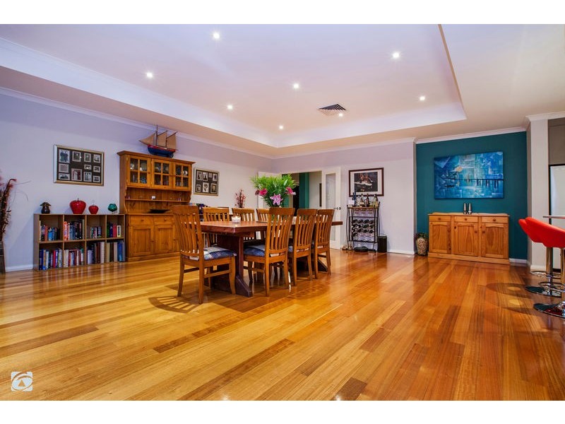 15 Harmony Avenue, Atwell WA 6164