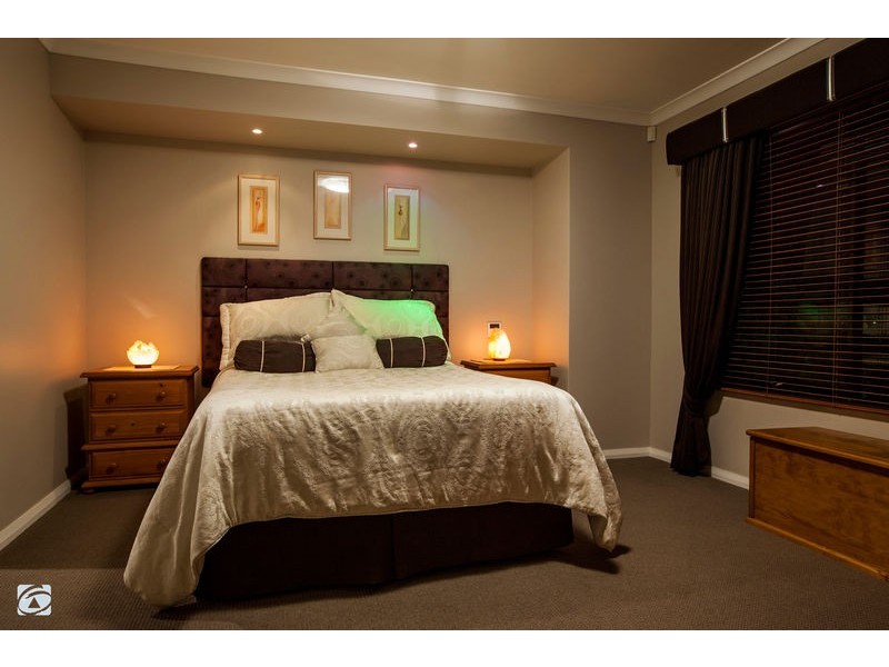 15 Harmony Avenue, Atwell WA 6164