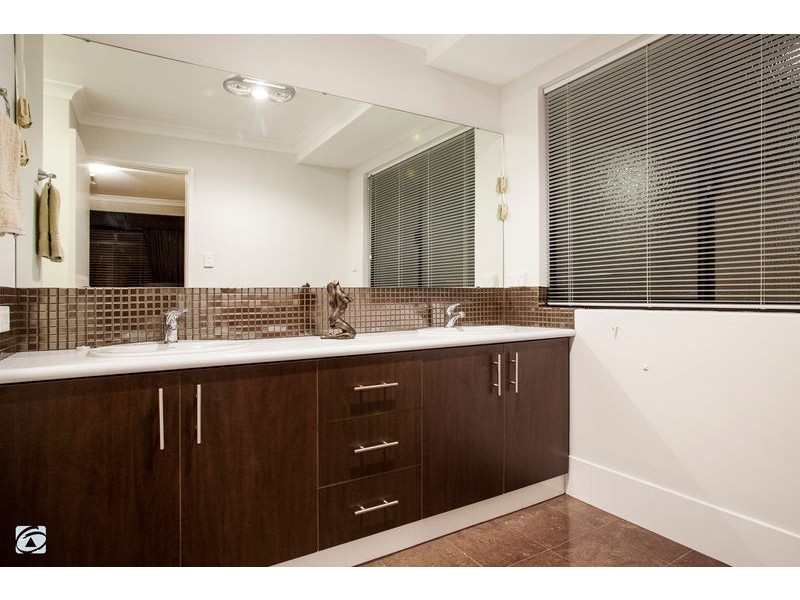 15 Harmony Avenue, Atwell WA 6164