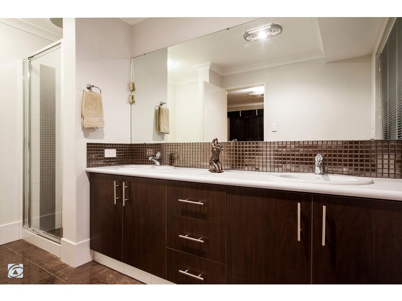 15 Harmony Avenue, Atwell WA 6164