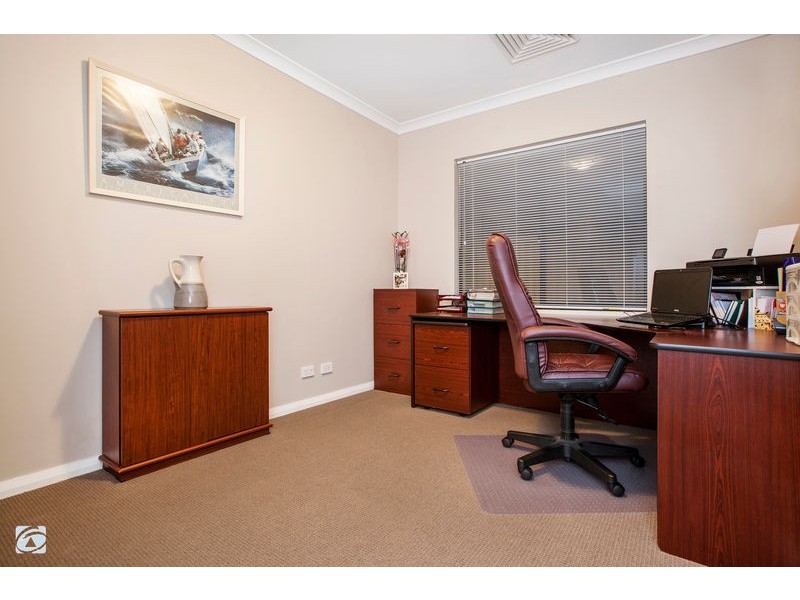 15 Harmony Avenue, Atwell WA 6164