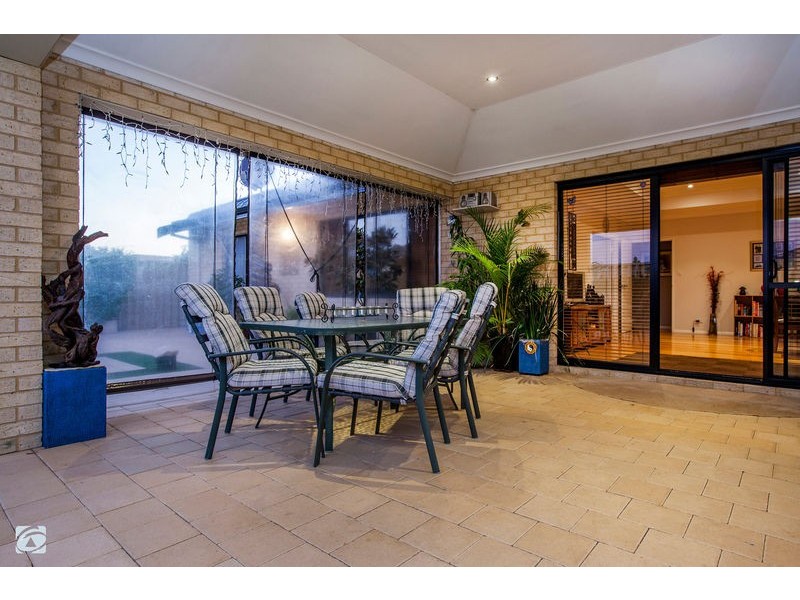 15 Harmony Avenue, Atwell WA 6164