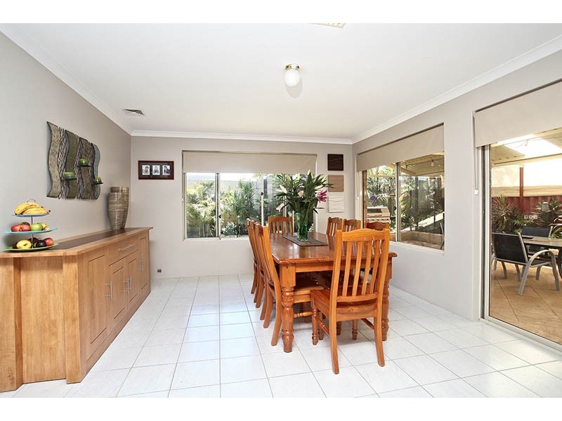 11 Marie Court, Atwell WA 6164