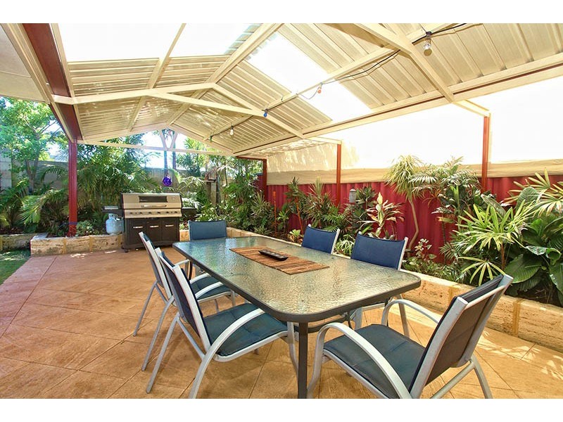 11 Marie Court, Atwell WA 6164