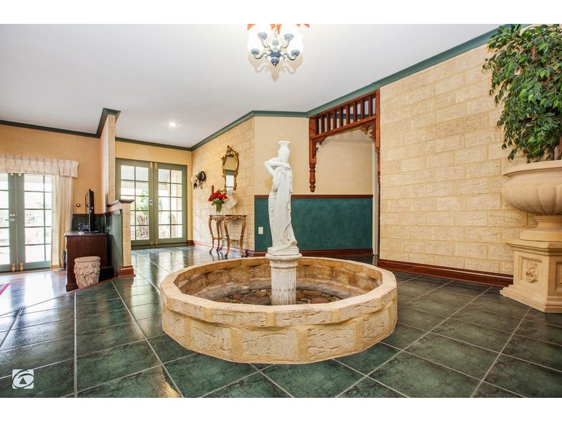 5 Ellery Court, Success WA 6164