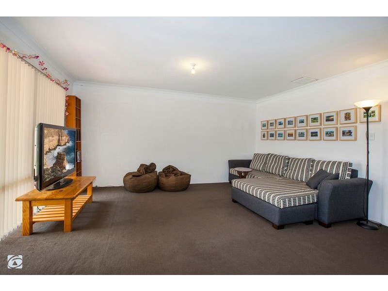 38 Whiteman Crescent, Bertram WA 6167