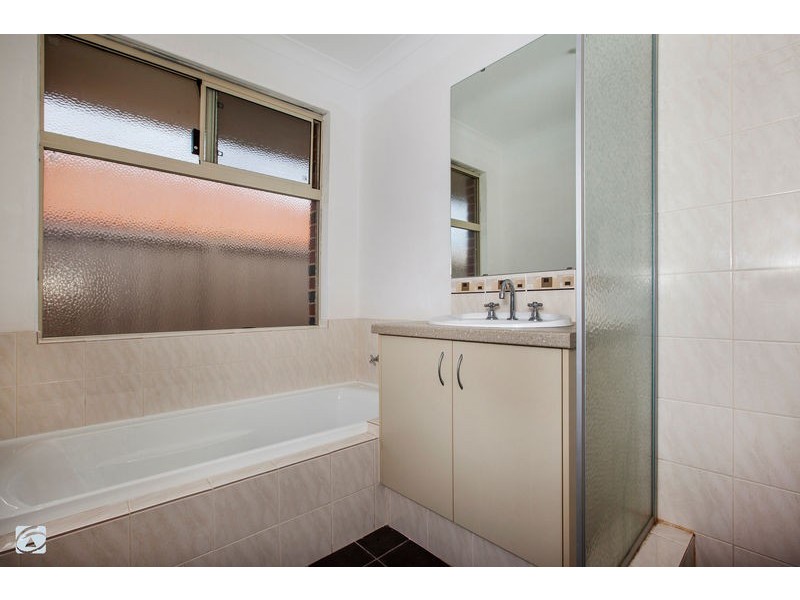 38 Whiteman Crescent, Bertram WA 6167