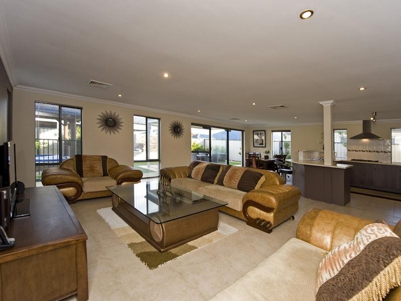6 Giverny Gardens, Aubin Grove WA 6164