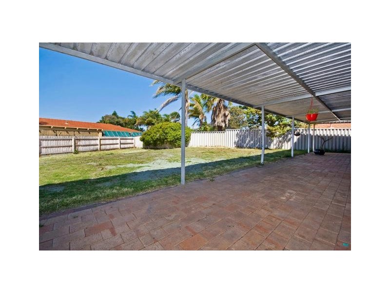 14 South Lake Drive, South Lake WA 6164