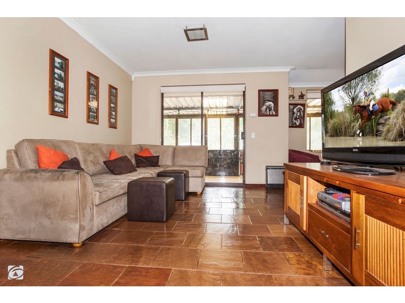 138 Rowley Road, Wandi WA 6167