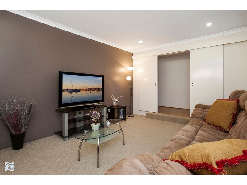 2 Starbush Gardens, Success WA 6164