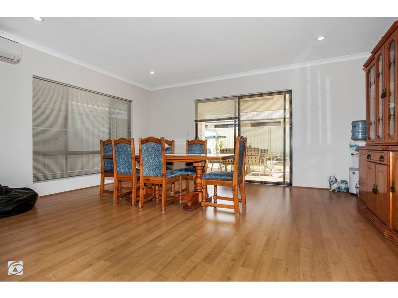 2 Starbush Gardens, Success WA 6164