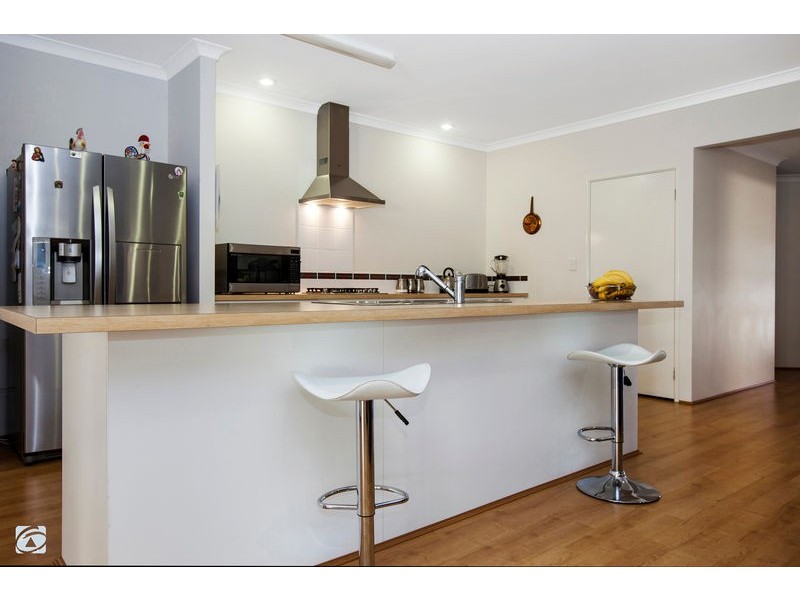 2 Starbush Gardens, Success WA 6164