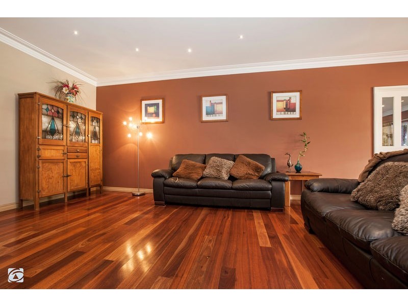 43 Old Dairy Court, Oakford WA 6121