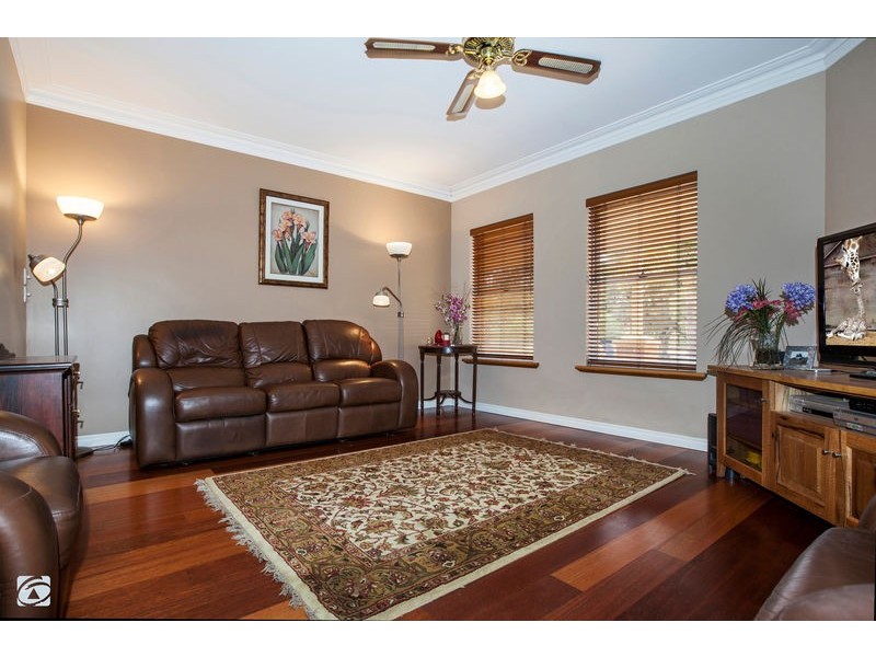 43 Old Dairy Court, Oakford WA 6121