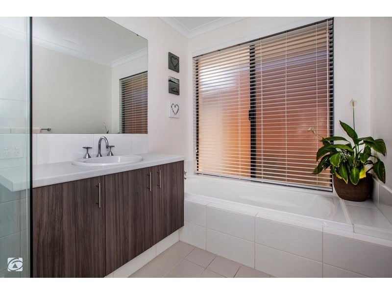 39 Camden Boulevard, Aubin Grove WA 6164