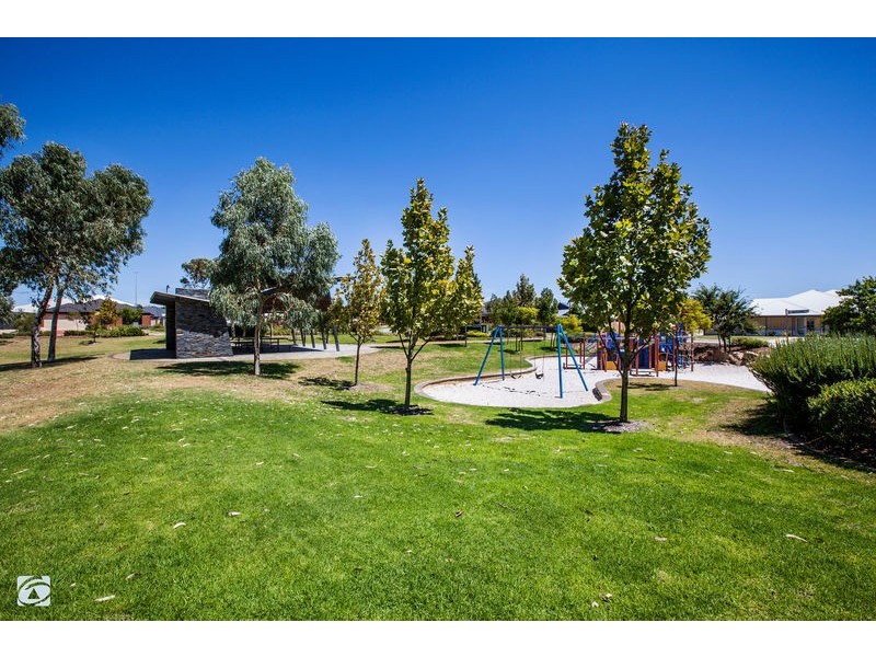 39 Camden Boulevard, Aubin Grove WA 6164