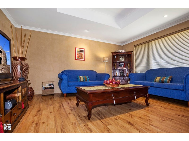 19 Avon Crescent, Atwell WA 6164