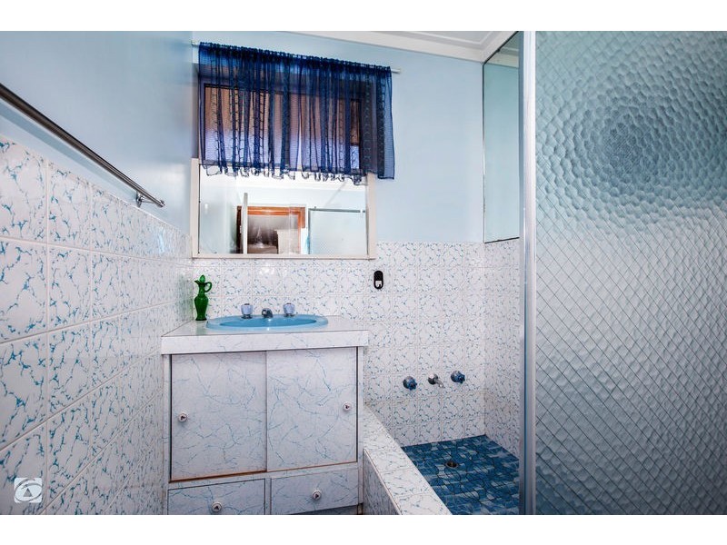 17 Duffield Avenue, Beaconsfield WA 6162