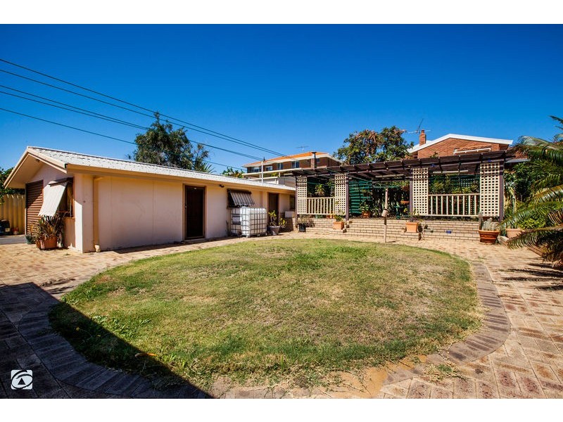 17 Duffield Avenue, Beaconsfield WA 6162