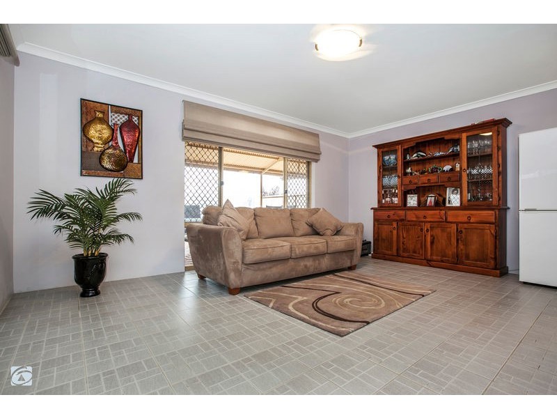 16 Yangebup Road, Yangebup WA 6164