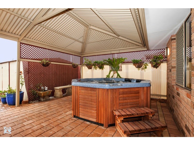 16 Yangebup Road, Yangebup WA 6164