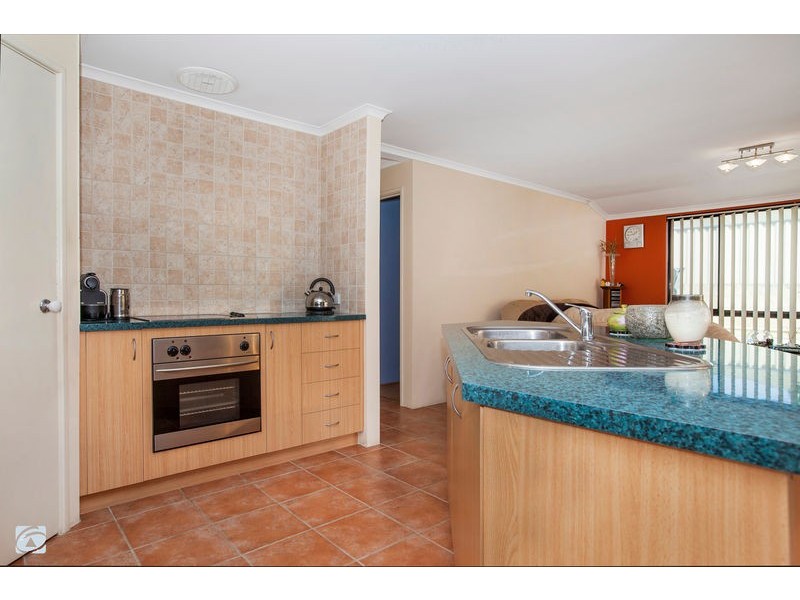6 Beroona Way, South Lake WA 6164