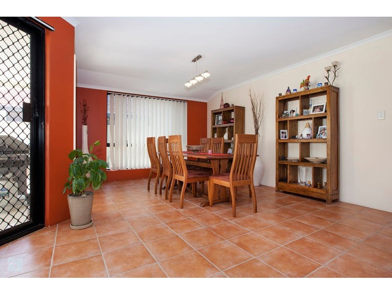 6 Beroona Way, South Lake WA 6164