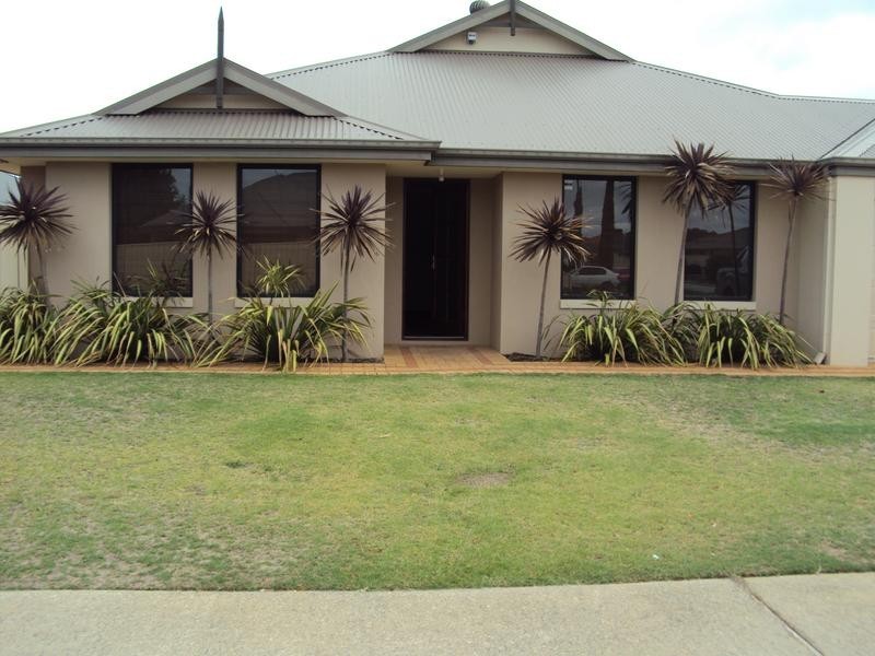 5 Warrego Street, Hammond Park WA 6164