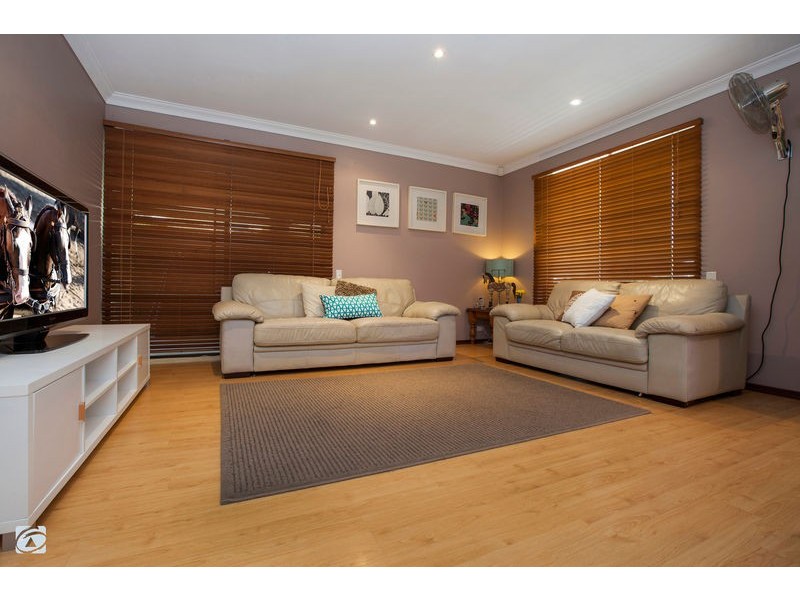 6 Beech Court, South Lake WA 6164