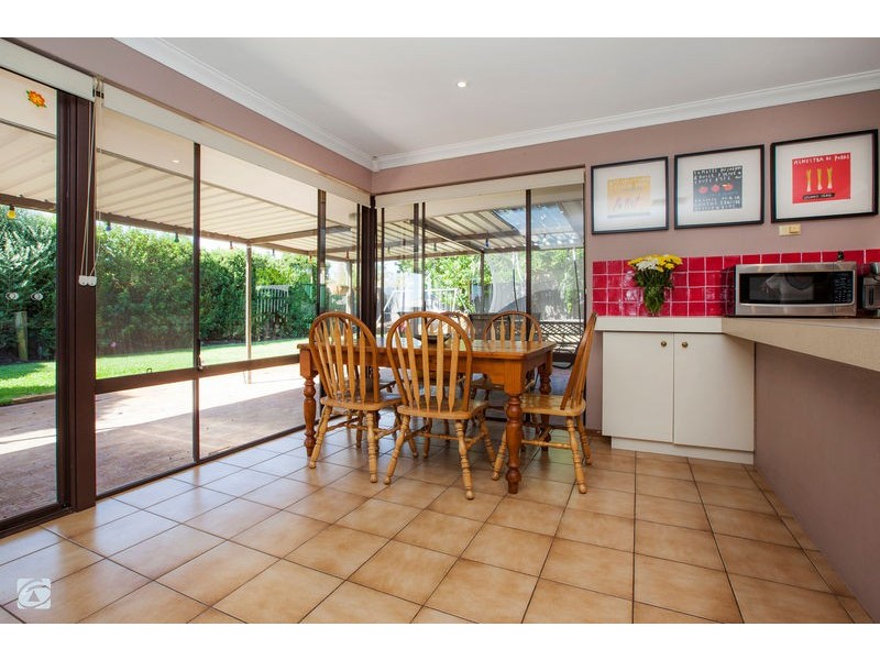 6 Beech Court, South Lake WA 6164